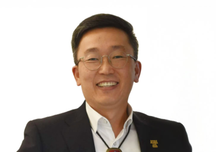 Sungyop Lee